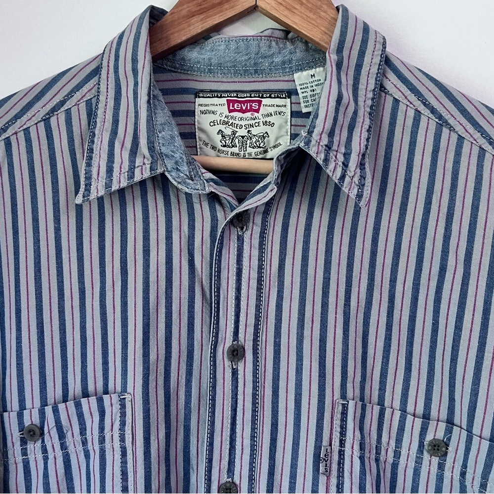 VTG LEVI’S Blue & Red Stripe Button Up Shirt - Size Medium- 100% Cotton